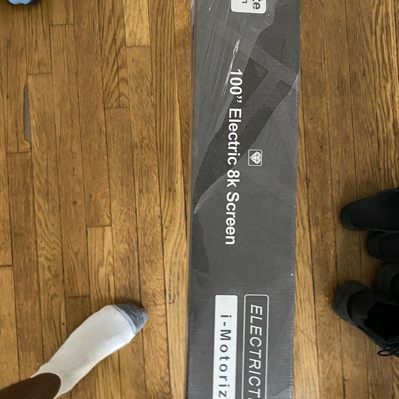 Projector - Picture 1 of 6